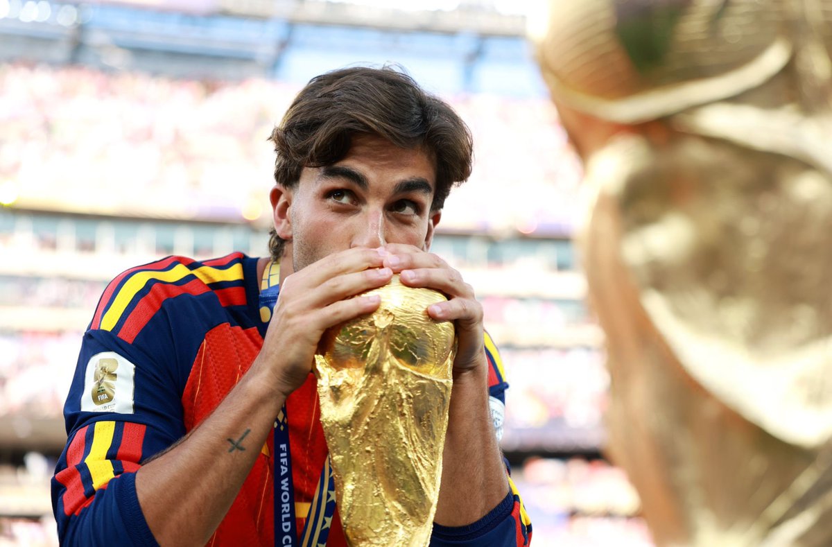 EspanaHQ's tweet photo. Ferran Torres 
#ESPARG
#VamosEspaña | #FIFAWorldCup https://t.co/gZANpyeBXK
