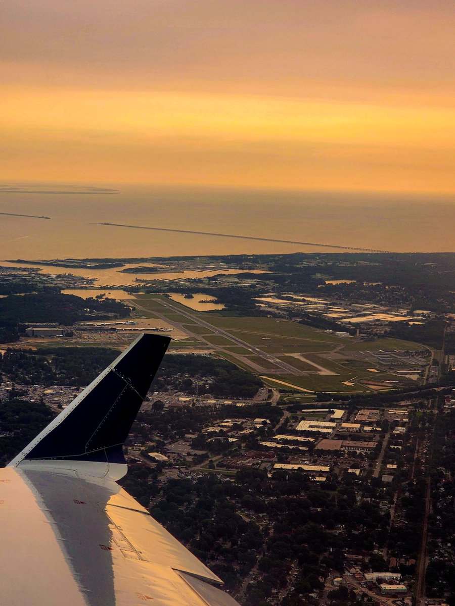 FlyORF's tweet photo. Sunday night check-in 🌙

"The airport runway is the most important main street in any town." - Norm Crabtree

📷: Ops Officer Williams https://t.co/17cdd3B5C4