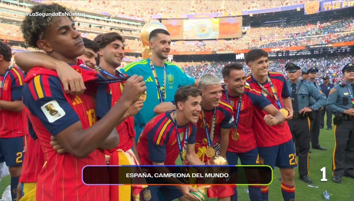 Barcelonismos's tweet photo. ¿Tiene tu club esta foto? https://t.co/XQ3ac6YdeL