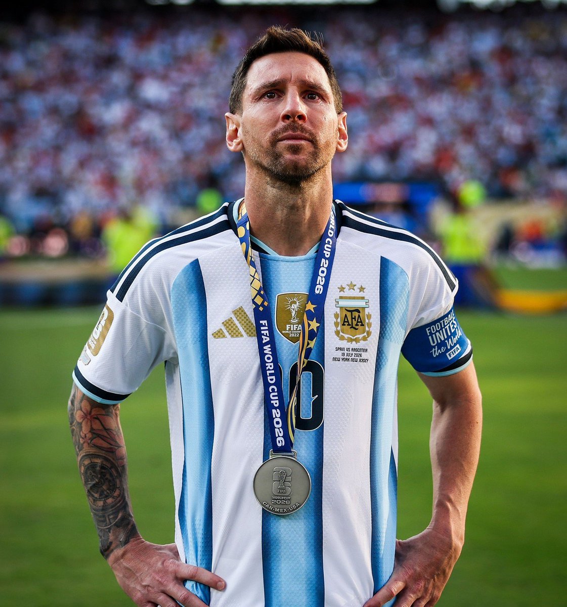 ImYorker93's tweet photo. HE WON
HE LOST
BUT HE NEVER DEMEANED THE WORLD CUP TROPHY https://t.co/Kmh80HCYmW
