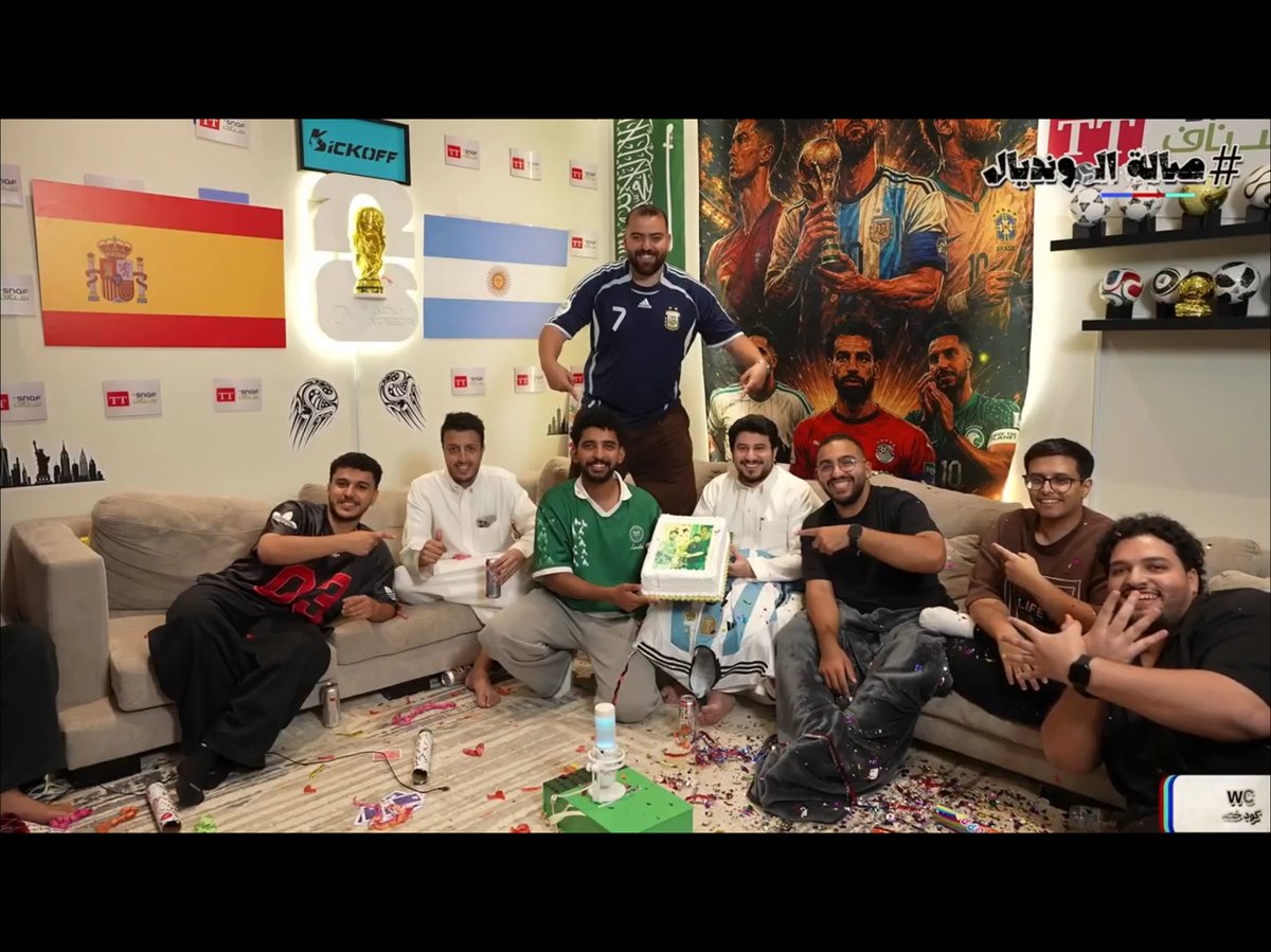 _4lkrrb's tweet photo. غريب كيف بث مجرد ساعات قدر يصير عادة ننتظرها كل يوم. اليوم آخر ليلة، وكأن جزءًا من الروتين انتهى… إلى لقاءٍ آخر. 🤍

شكرًا أبو عبير، شكرًا صليح، وشكرًا لكل القائمين عليها، ولكل صناع المحتوى اللي كانوا جزءًا من حلاوة صالة المونديال.

#صالة_المونديال  @Abu_abeer16  @TheWitty21 https://t.co/ttB5O2JZxE