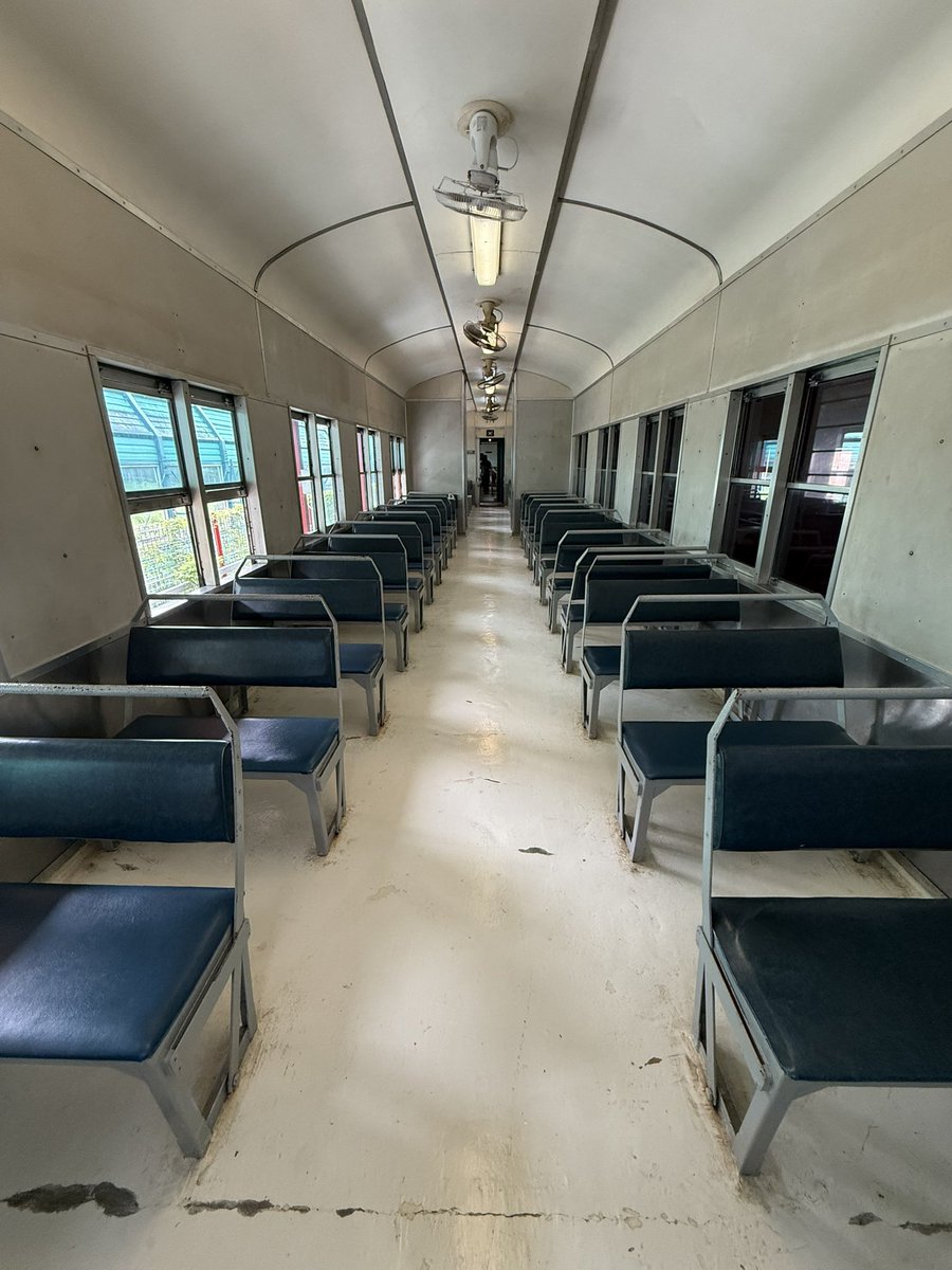michbahn's tweet photo. 近畿車輛製の客車 https://t.co/2ZGjE9tibV