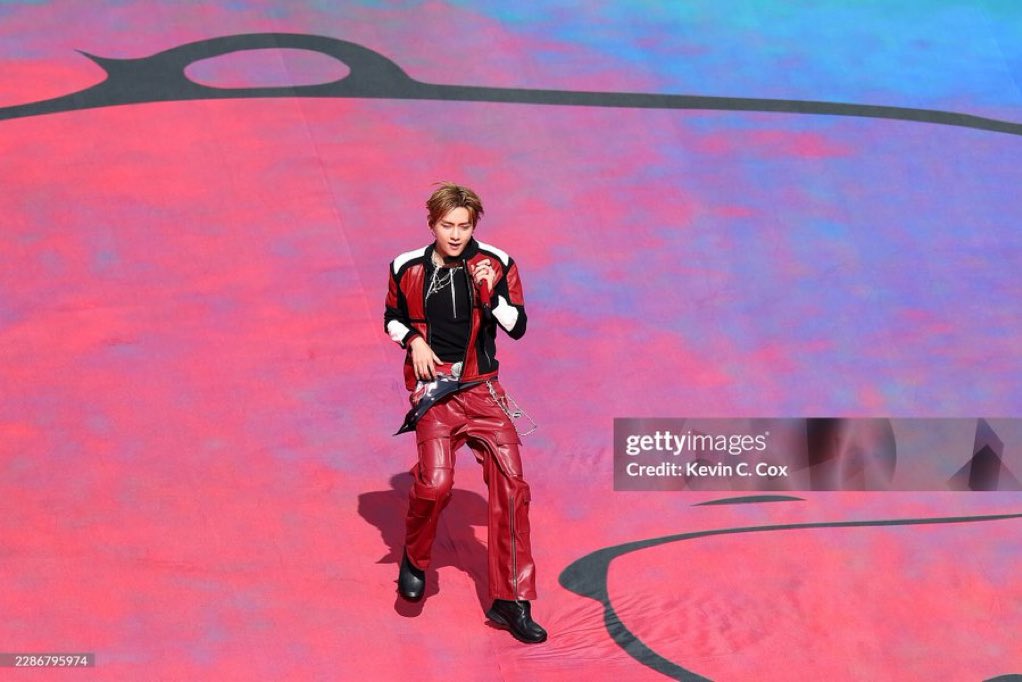 ZaRealBecky's tweet photo. @KIMTAEHYUNGBAR_ Total energy!!!!!
TAEHYUNG AT FIFA HALFTIME SHOW
WORLD CLASS PERFORMER V
#VxFIFAWorldCupHalftimeShow
#VxWORLDCUP2026 https://t.co/LfBQJIJLIA