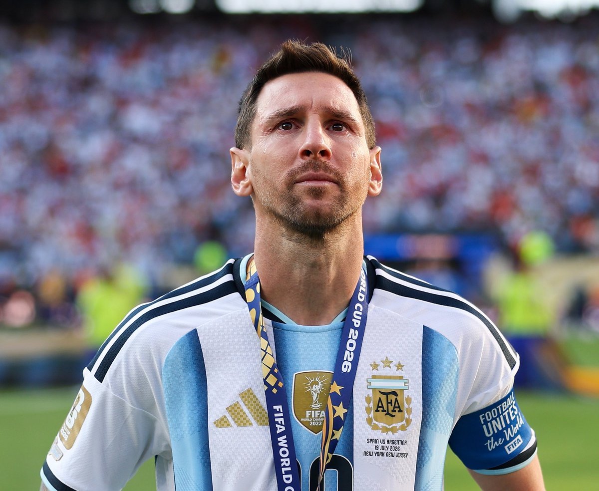 learsmg's tweet photo. Gracias gigante, gracias Leo, por tu sencillez, tu humildad y tu magia 
Ya sos un héroe y prócer argentino https://t.co/cEHfGmYbYq