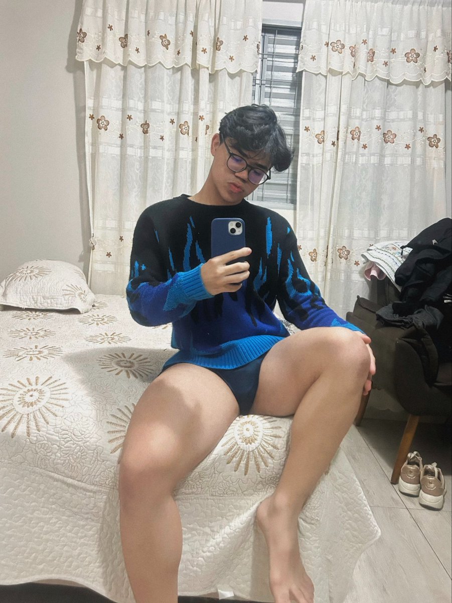 gustwvzz's tweet photo. azul é a cor mais quente? https://t.co/7iqAsDJQPy