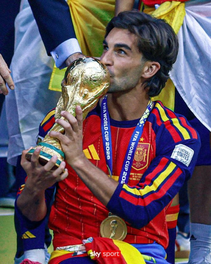 Culernews's tweet photo. Ferran 😗🏆 https://t.co/oxe7xPF1Ua