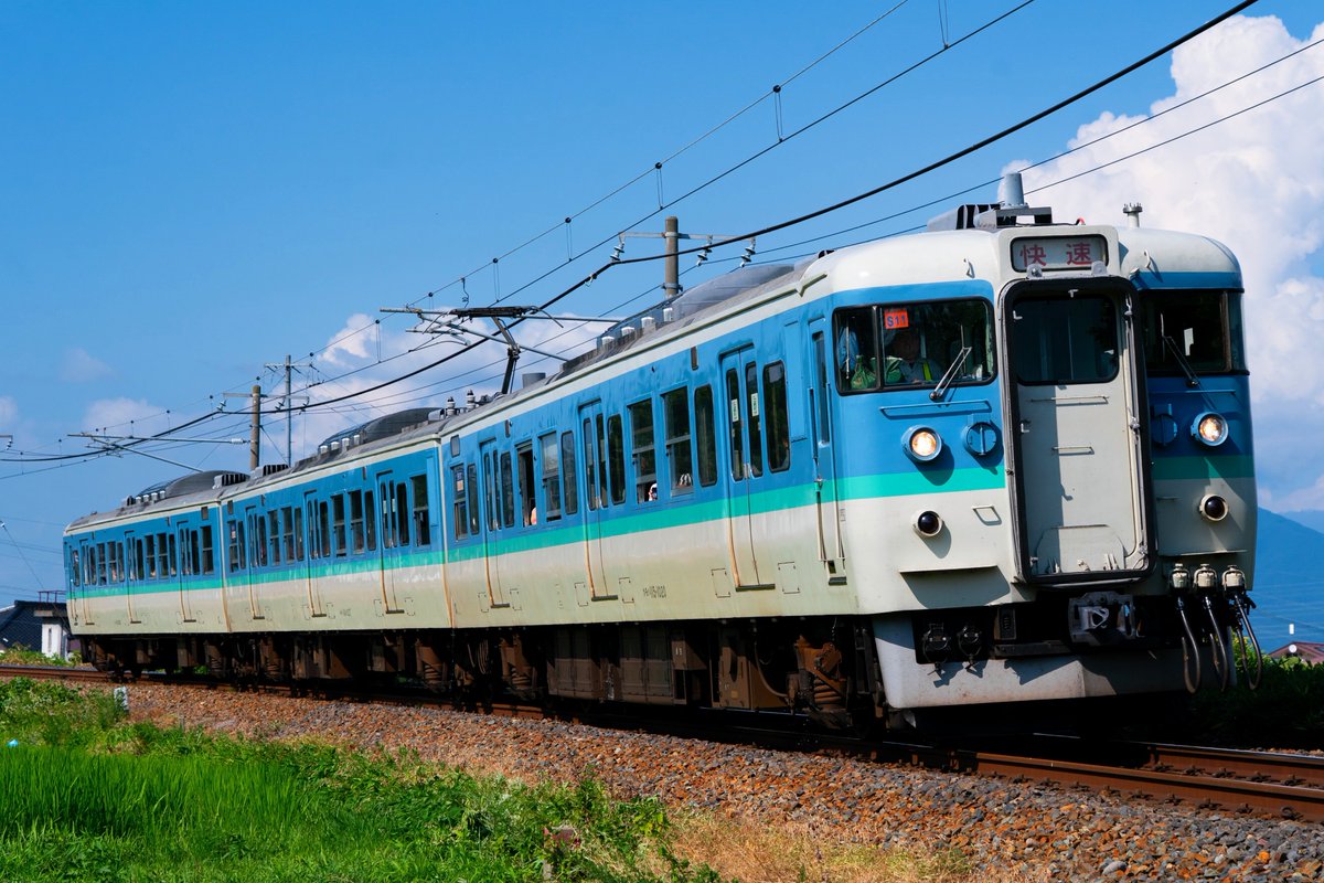 AR_S0119's tweet photo. 2026/7/19
9332M 快速信越Rapid2号 115系S11
晴れの北しなの線で信州色を撮れて大満足 https://t.co/Kmb71StNnr
