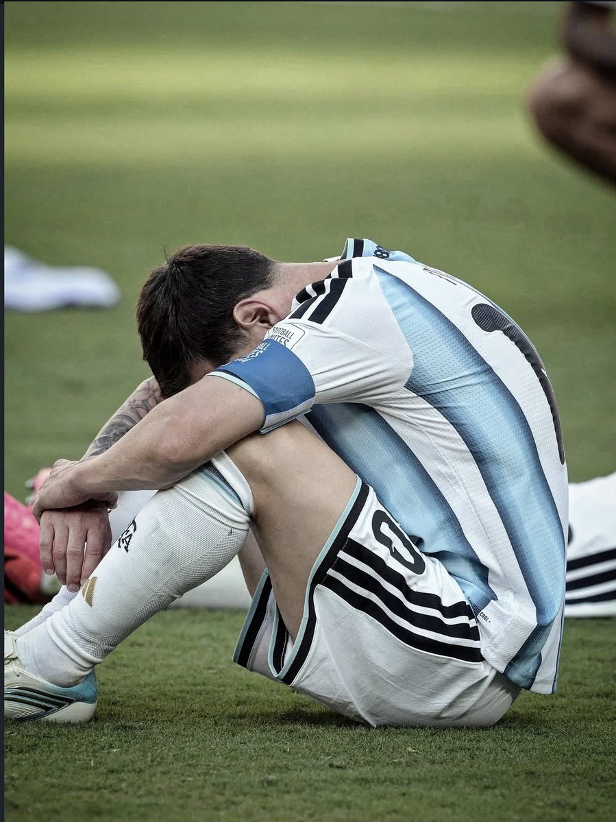 _HZEE_'s tweet photo. El mejor jugador de la historia del fútbol, ​​gracias Leo por los hermosos recuerdos.#mundialdefútbol2026 #ArgentinaVsEspaña #Messi https://t.co/5IwTqYv0Lr