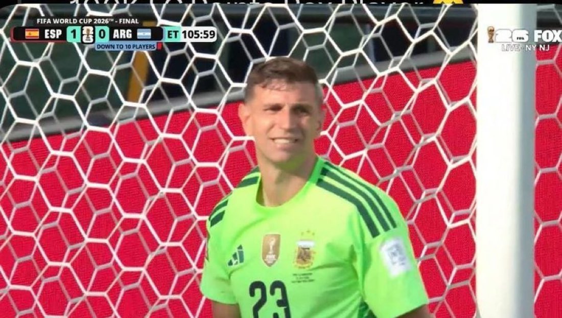 ImmortalMessi10's tweet photo. I remember this man said about laying his life for leo ❤️

Today he was an absolute beast and if it was not for him argentina would have conceded 4-5 goals easily

Thank you Emiliano Martinez
Your legacy will forever be remembered https://t.co/V3icYapyqP