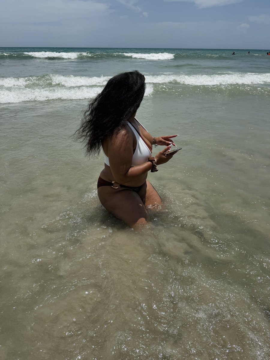 KIARA_BOO's tweet photo. 🏝️ https://t.co/TXODLdS5n4