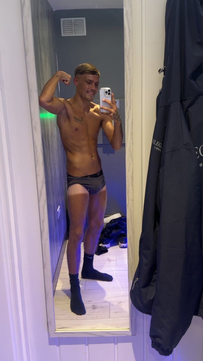 adam_l21_'s tweet photo. Checking all my messages everyone RT this post for me 💯

Message me for my snap content on there 🤫 https://t.co/TctOiZIb1Q