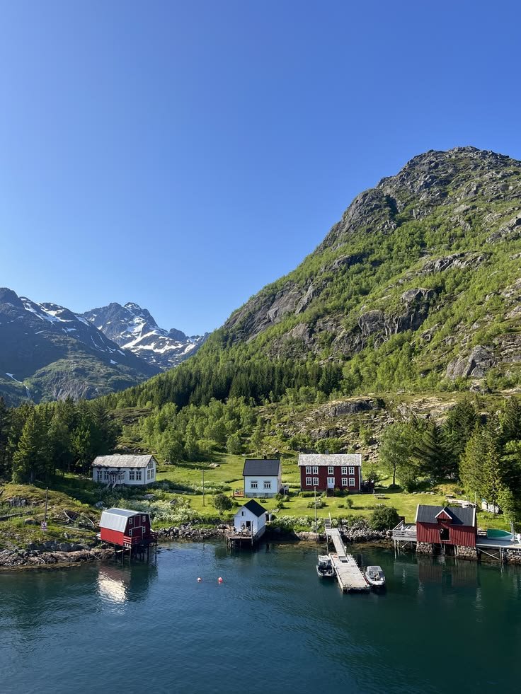 echoesofworld's tweet photo. Lofoten, Norway https://t.co/ETFfwwg5tq