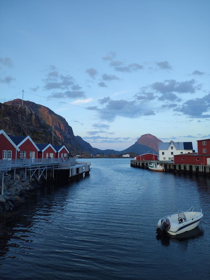 echoesofworld's tweet photo. Lofoten, Norway https://t.co/ETFfwwg5tq