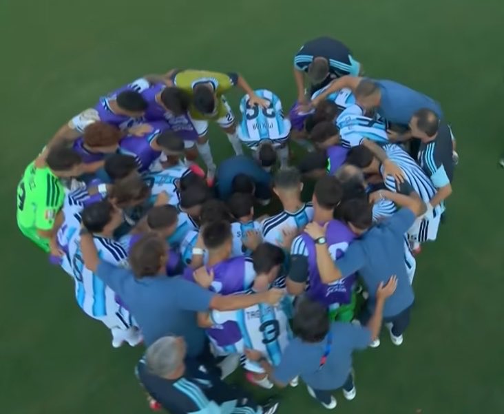 ZiliottoSergio's tweet photo. Gracias Selección!!!
🇦🇷🇦🇷🇦🇷🇦🇷

Este resultado no opacará el lugar de privilegio mundial en el que pusieron nuevamente a nuestro país. 

Gracias por mostrar ese sentido de pertenencia que nos identifica, por luchar codo a codo por una causa colectiva, por demostrar cómo se defiende la Argentina. 

Desde La Pampa, tierra de nuestro  @alemacallister, mostramos orgullo por lo que lograron! 

¡Vamos Argentina!
Ayer, hoy y siempre!
🇦🇷🇦🇷🇦🇷🇦🇷