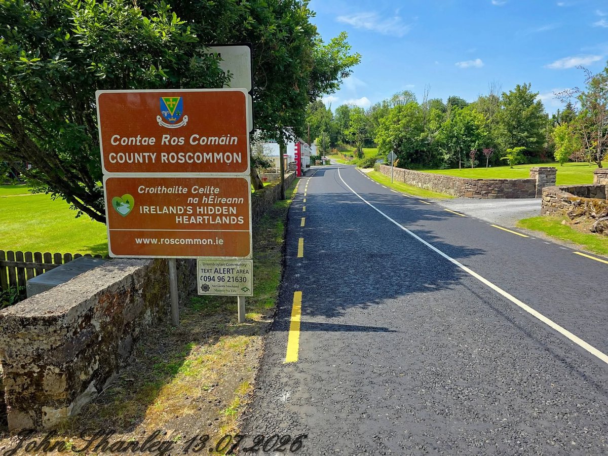 ThisIsIreland3's tweet photo. Beautiful Battlebridge, in County Roscommon 🇮🇪💚

📸 John Shanley

#Roscommon  #Battlebridge #Ireland #Village https://t.co/PFh6Dd4XBU