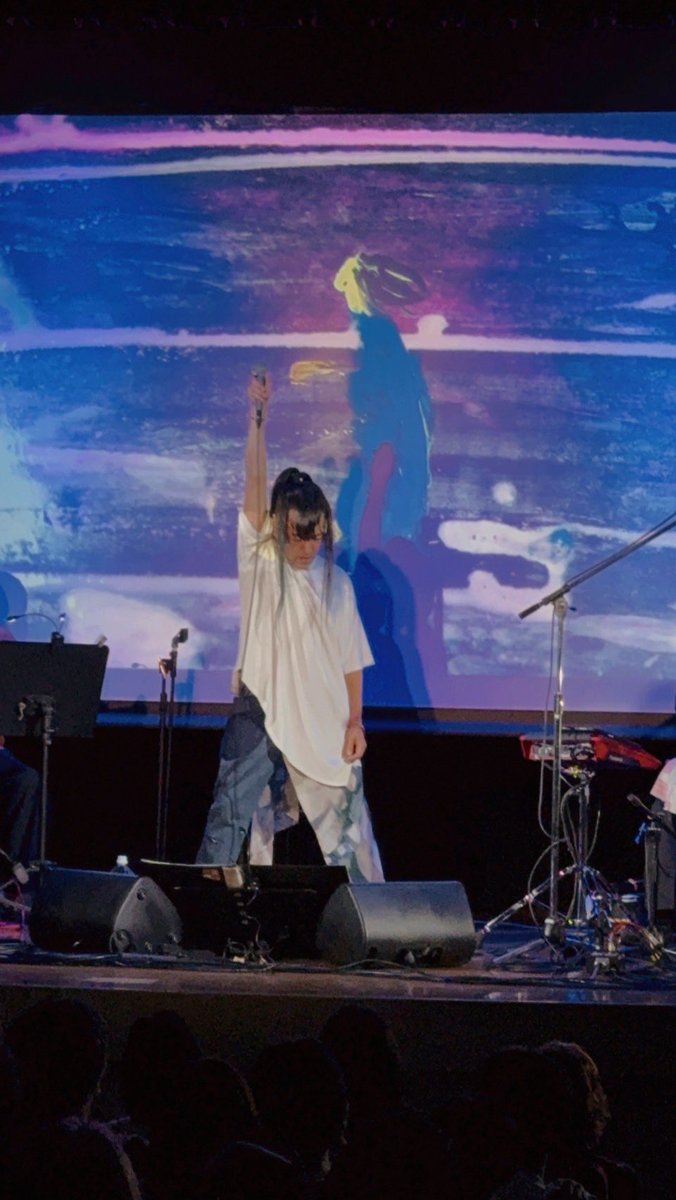 kondo1975's tweet photo. 一昨日の浅草東洋館での中村一義さんとのライブのワンシーンと描いた絵をいくつか。

中村さんかっこいい。荒野をすすむ勇気もらえるよなぁ。 https://t.co/OtjtYdd8dx