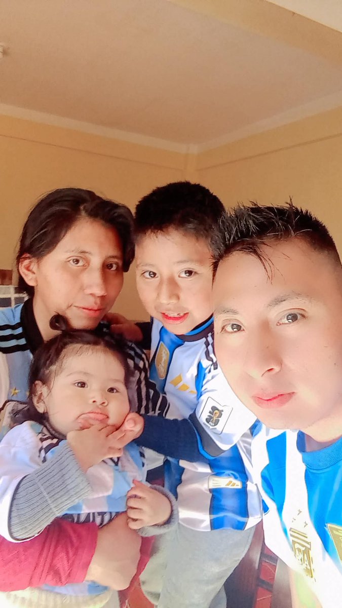 ErwinCondoli's tweet photo. Gracias Messi por tanta alegrías
No se pudo pero volveremos
Para ganar la cuarta ⭐⭐⭐⭐ https://t.co/K6h6YydYrN