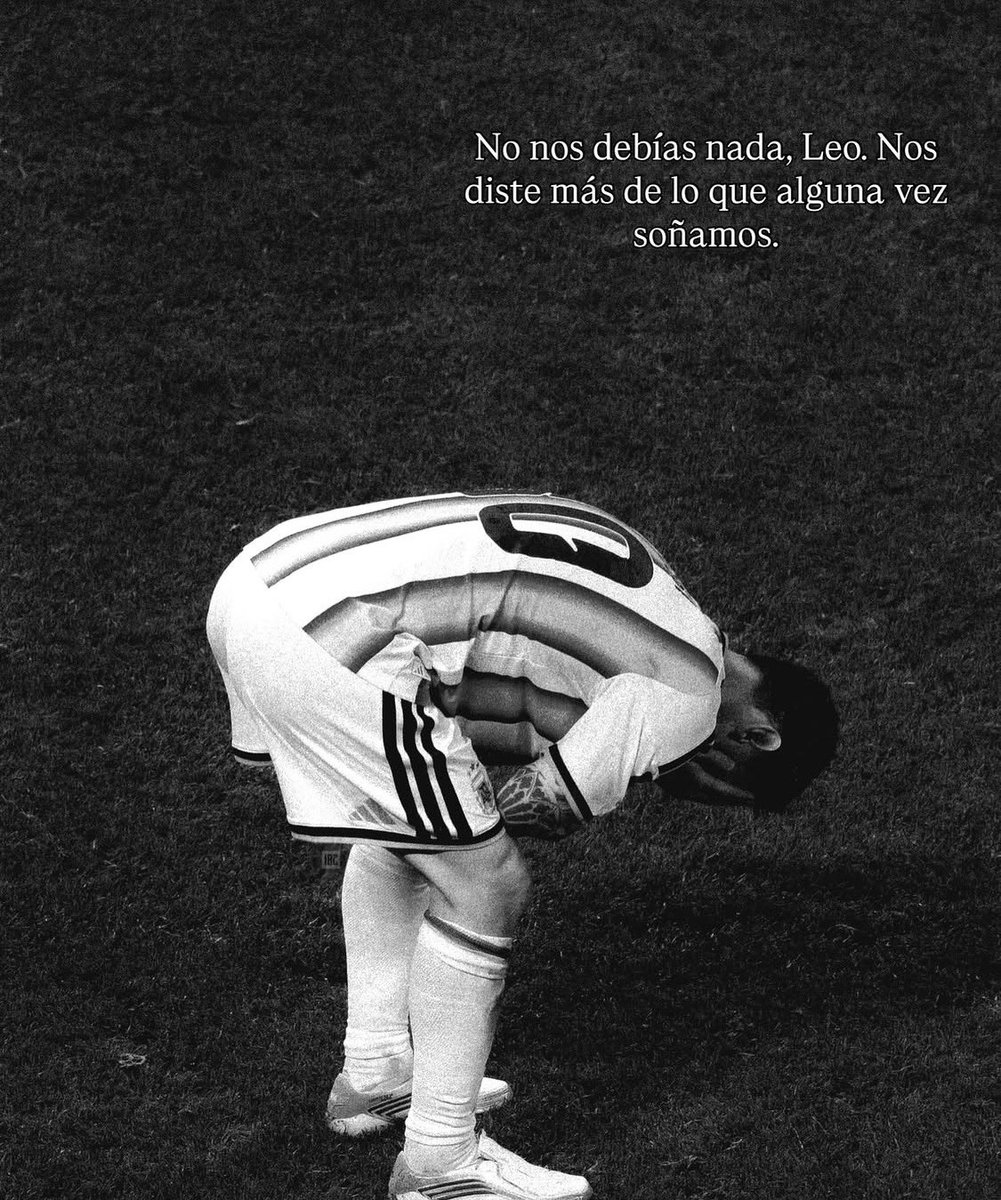 OieniMikaa's tweet photo. No te merecías este final y no, no lo digo por no haber ganado. Lo digo por el hate que se creó. Olvidaron todo lo que hiciste por este deporte y por un país entero. Pero habrá una cosa que nadie podrá cambiar: tuvimos la suerte de ver jugar a Lionel Andrés Messi en directo. https://t.co/7TPTIWJ3sq