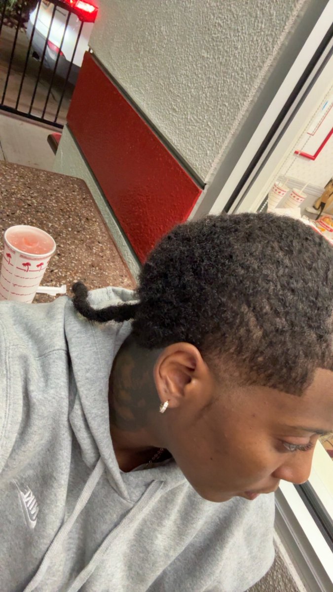 MACKINFAMOUS tweet media