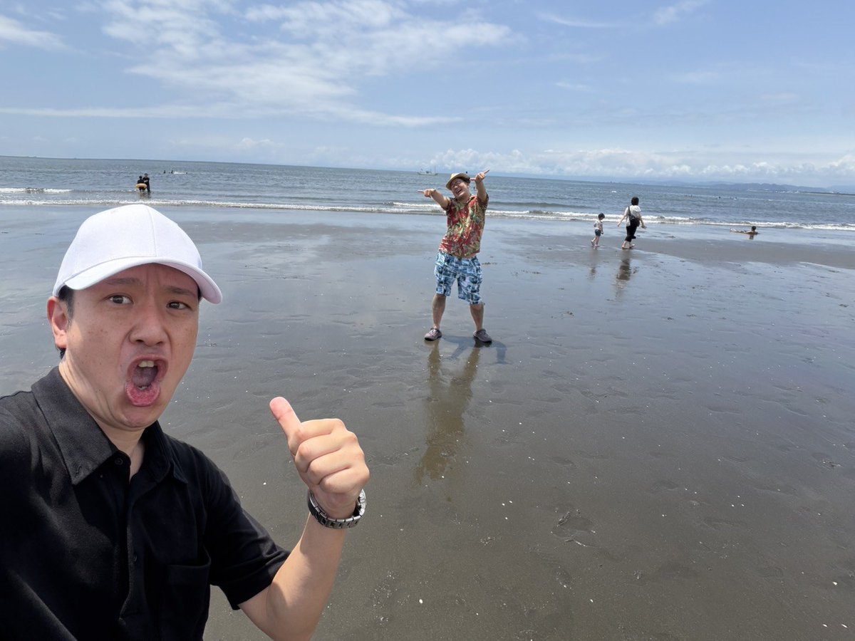 doramaticSADA's tweet photo. おじさんが
いちゃいちゃしてる
それだけさ https://t.co/BEZUl8yt8Z