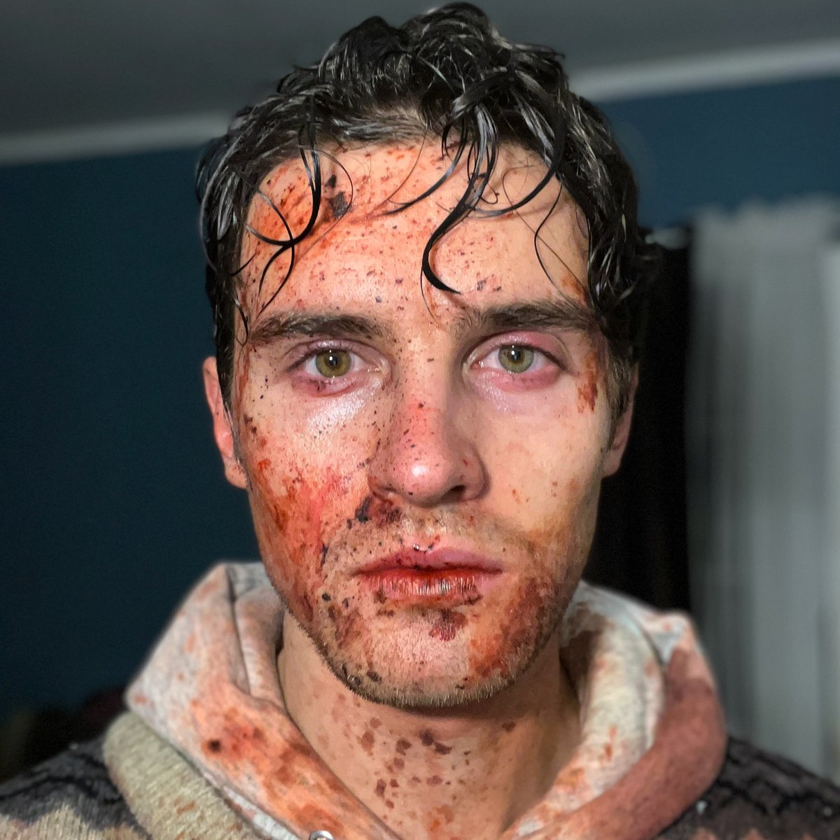 sboficial's tweet photo. Michael Johnston em novas imagens dos bastidores de Obsessão.