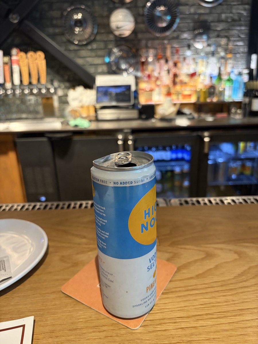 sweetstevesanch's tweet photo. Much needed after my men's league baseball game with my boys. Definitely didn't go 0-3 #mydrinkstillikesme https://t.co/1BWV4XZ4oz