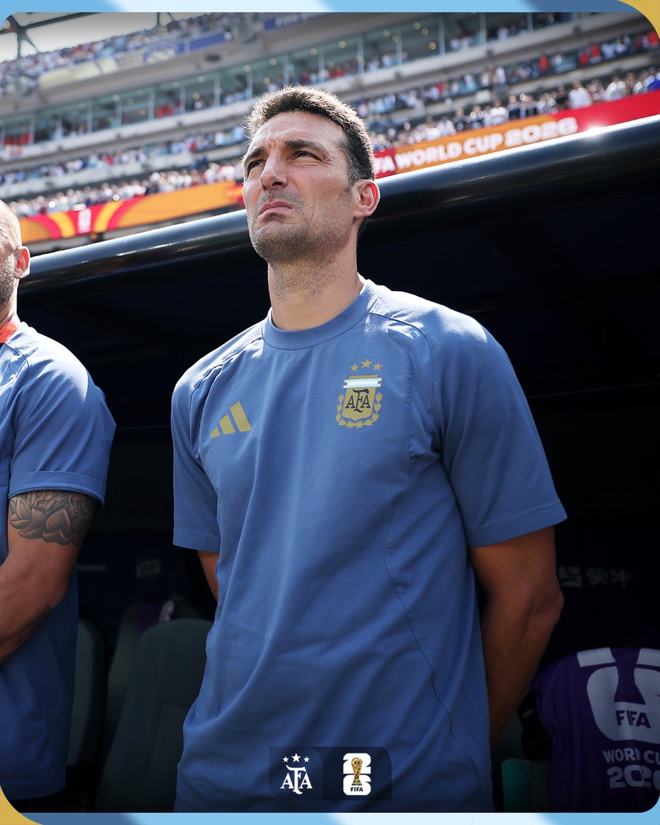 Argentina's tweet photo. 🏆 #FIFAWorldCup Lionel Scaloni: "Este lugar es maravilloso. Es difícil formar un grupo así. Perder me duele en el alma".

Hasta ahí la palabra de nuestro entrenador. Simplemente, ¡gracias! https://t.co/GUh0rrXXC0