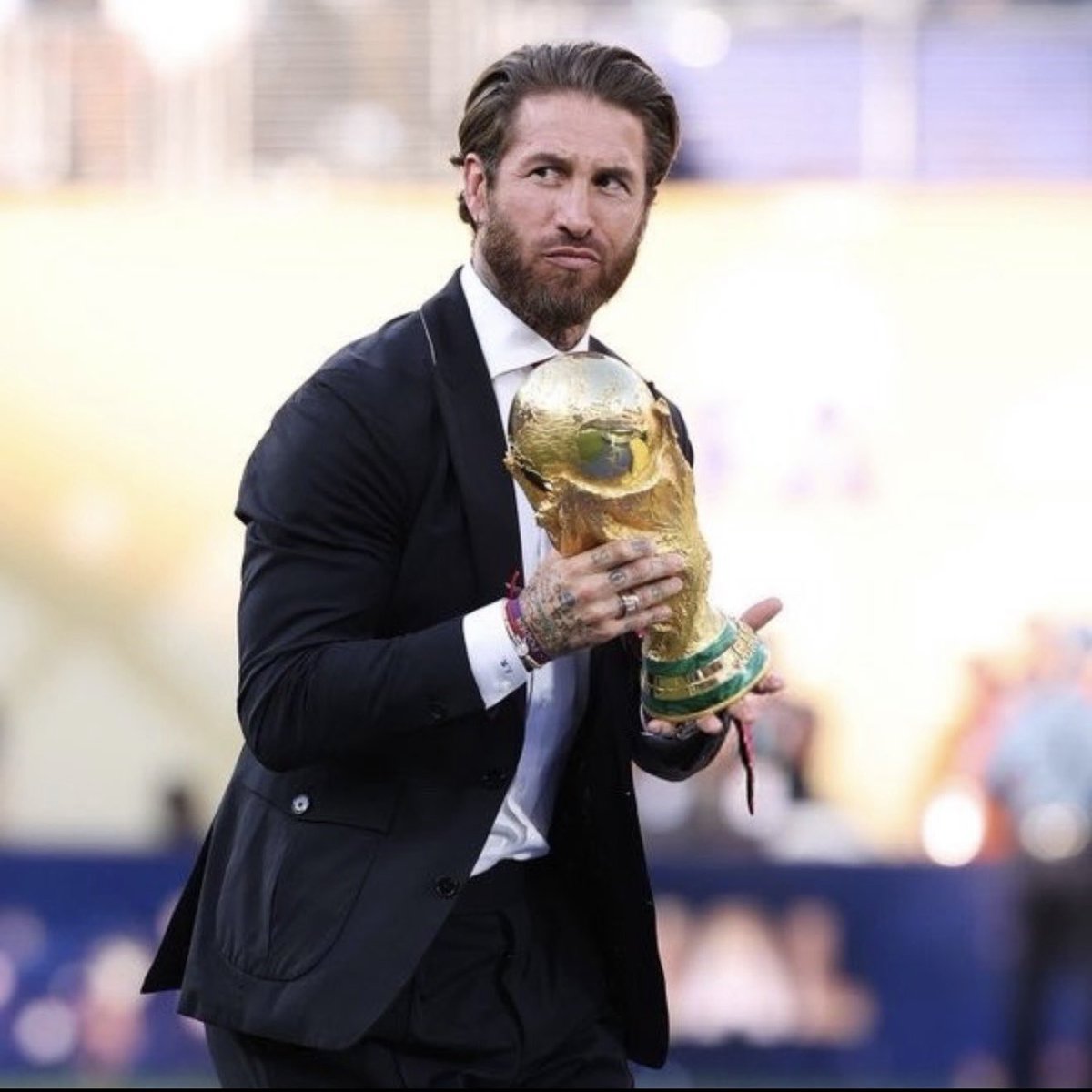 Os_Ahhs_4's tweet photo. احلى من يسلم الكاس يا اسطورتي❤️❤️❤️❤️ https://t.co/p5TGehBEuB