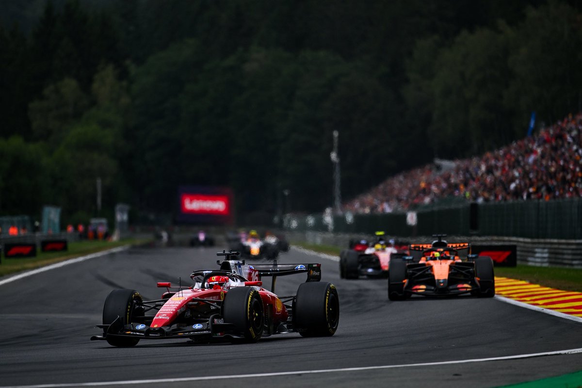 FerraristaHu's tweet photo. 🔴 VERSENYHÉT - Mogyoród, Hungaroring, Magyarország - Lássuk a hivatalos menetrendet :⤵️🏁
- #FP1 Péntek,M4 13:30-14:30 🖥️
- #FP2 Péntek,M4 17:00-18:00 🖥️
- #FP3 Szombat,M4 12:30-13:30 🖥️
- #Qualy Szombat,M4 16:00-17:00 🖥️
- #Race Vasárnap,M4 15:00 🖥️
Fotó : Scuderia Ferrari HP https://t.co/pVYftAp1U9