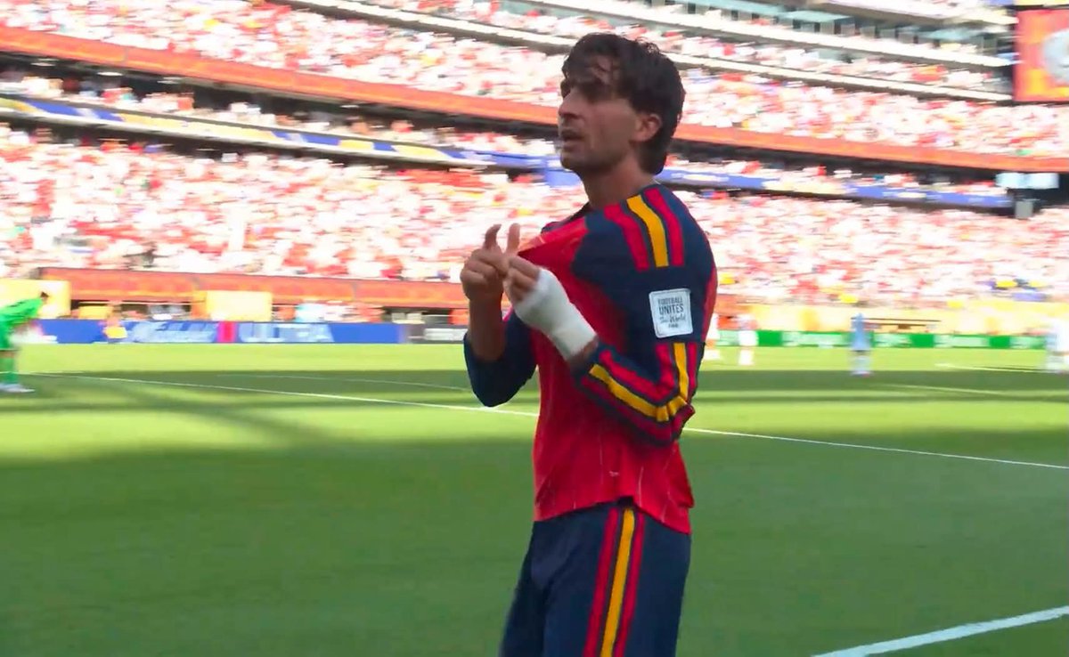 SyedZada53's tweet photo. @UTDTrey He came and he concord them. He Fuck**g absolute best today and really shows how good they are trained inFC Barcelona. A genius player https://t.co/vniEDNfkqU