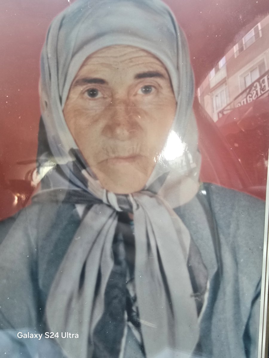 brctsci's tweet photo. Sen bnm canımsın, babannem mavimsin, aklı selimimsin herşeyimsin, senin için susuyorum, yutuyorum https://t.co/nQTogq2fTW