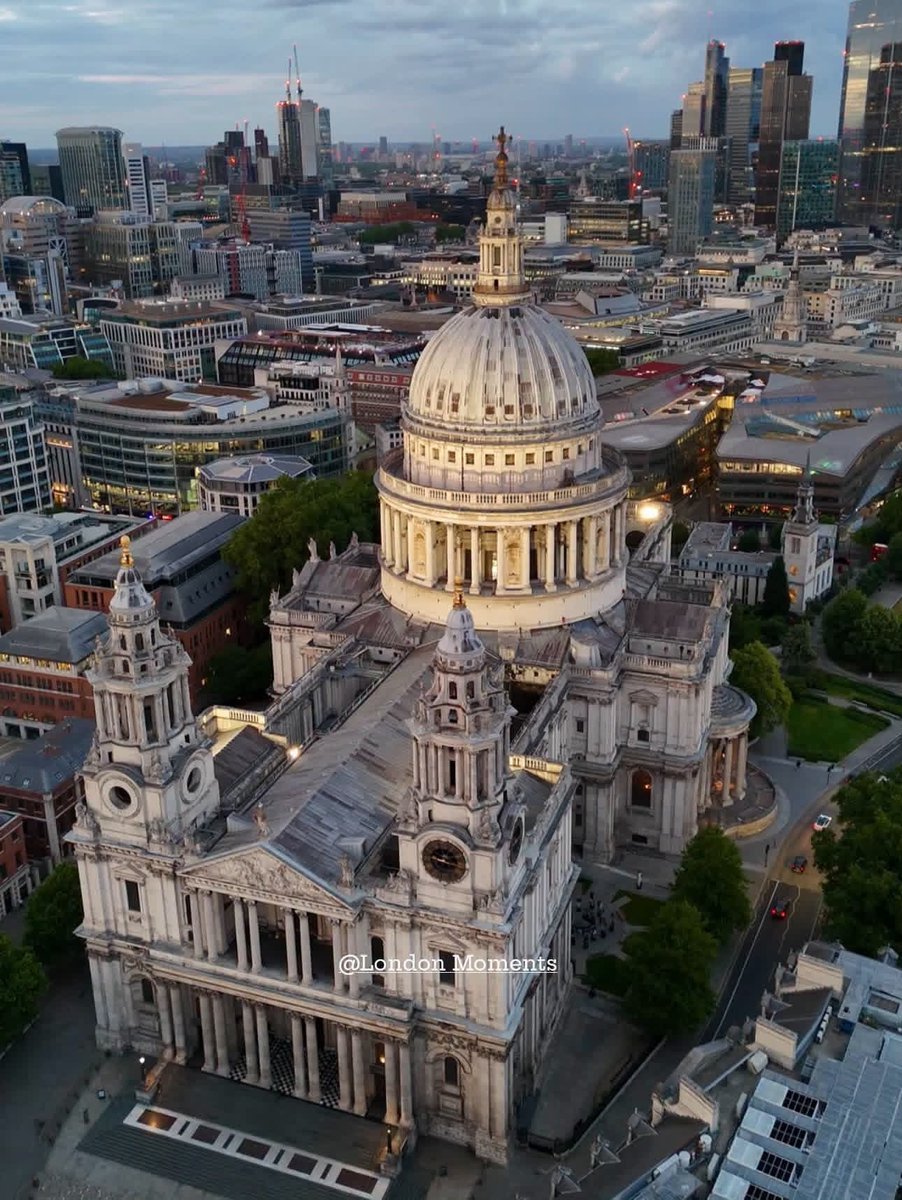 Guessing__game1's tweet photo. St Paul’s Cathedral, London 🇬🇧 https://t.co/vhH8Udrcd3