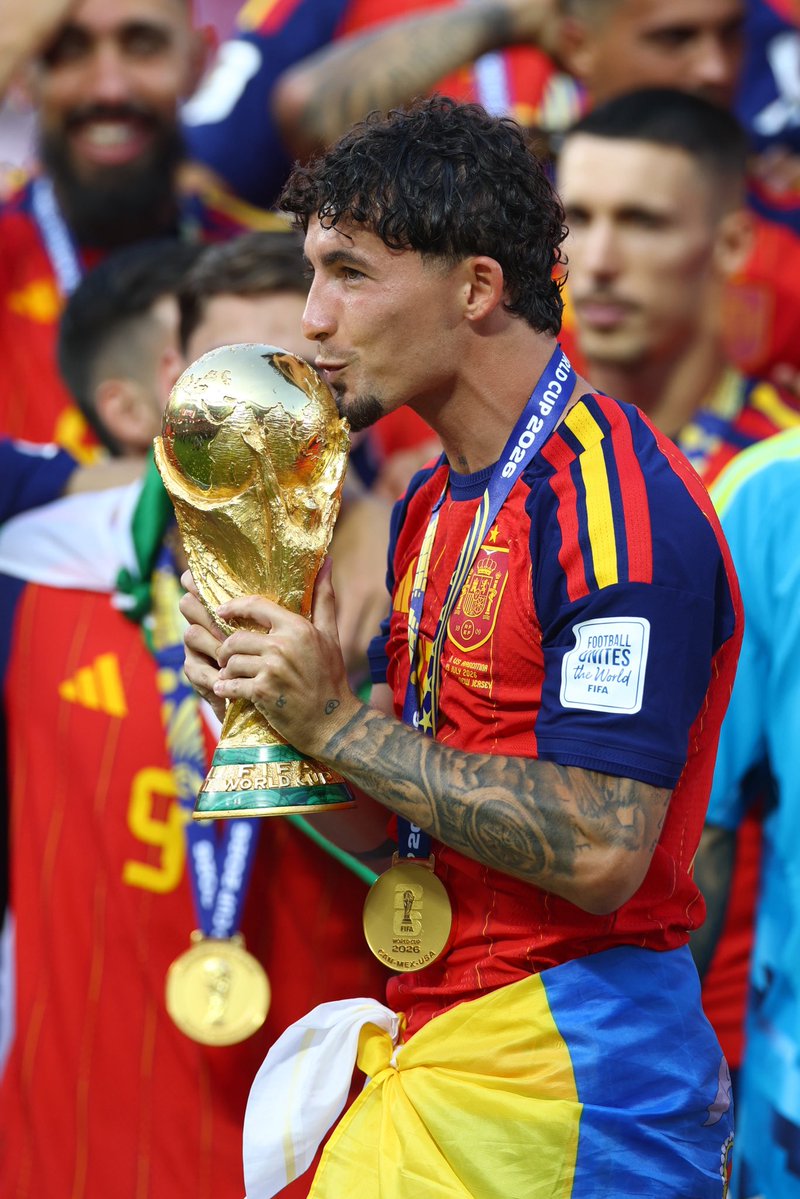 PFA's tweet photo. 🏆🇪🇸 https://t.co/B45VYgAC1d