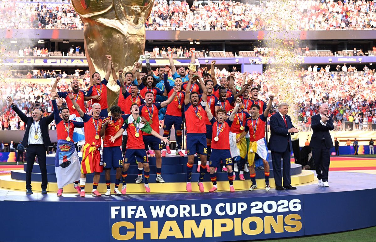SiaranBolaLive's tweet photo. PERJALANAN SPANYOL PIALA DUNIA 2026:

Spanyol 0-0 Cape Verde (#67)
Spanyol 4-0 Arab Saudi (#61)
Spanyol 1-0 Uruguay (#16)
32 Besar: Spanyol 3-0 Austria (#24)
16 Besar: Spanyol 1-0 Portugal (#5)
QuarterFinal: Spanyol 2-1 Belgia (#9)
SemiFinal: Spanyol 2-0 Prancis (#3)
FINAL: Spanyol 1-0 Argentina (#1)
Play: 8
GF: 14
GA: 1
Cleansheet: 7
Pertahanan Terkokoh Sepanjang Sejarah Piala Dunia!! Hanya Kebobolan 1 Gol!!

FINAL: Statistik Langit & Bumi vs Argentina
Ball Poss: 65% vs 35%
Shot: 20 vs 2
Shot on Target: 12 vs 0

SPANYOL JUARA YANG SANGAT LAYAK & TAK DIRAGUKAN!!
SPANYOL 38 GAMES UNBEATEN TERPANJANG DI LEVEL INTERNASIONAL!!