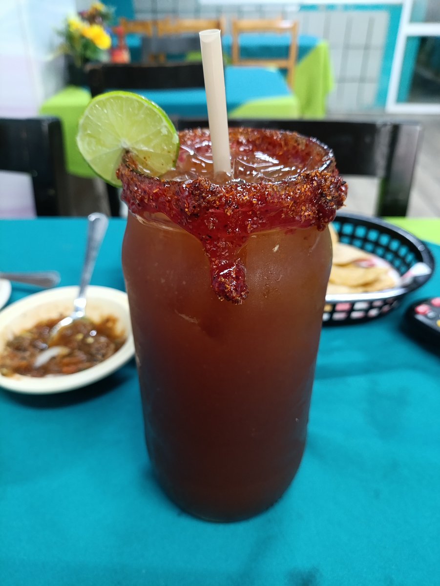 kenkrox's tweet photo. Molcajete + Clamato Mineral en mariscos Cuevas #Culiacán #Sinaloa https://t.co/abJXaLXQym