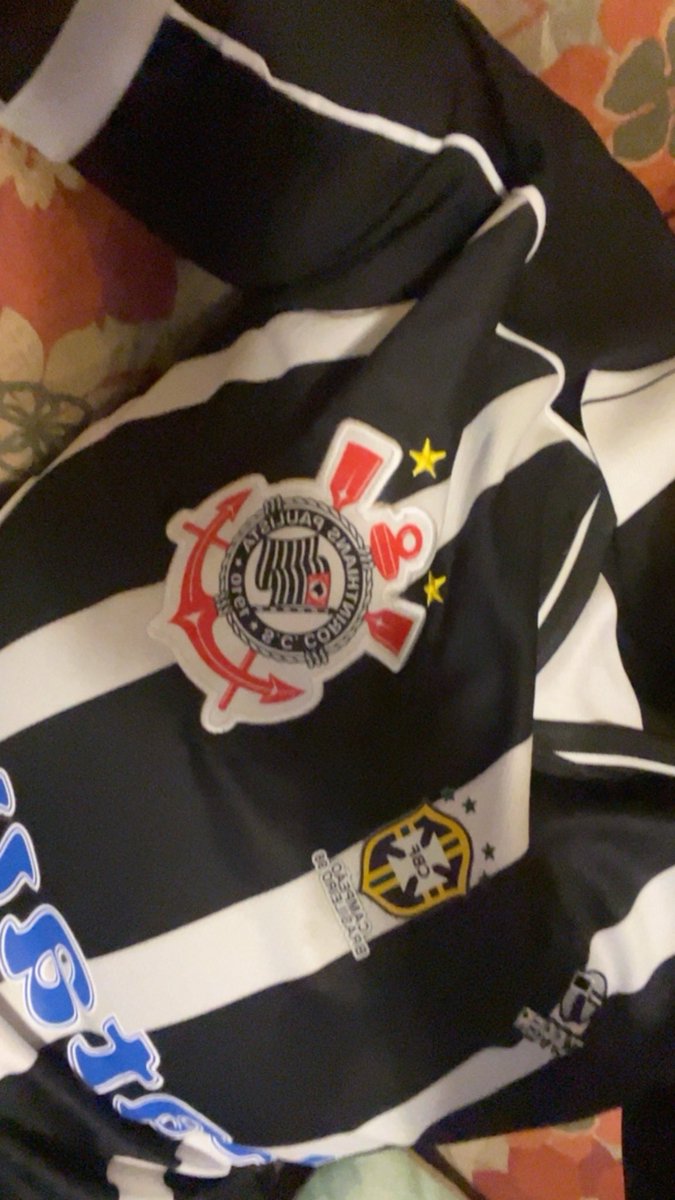 bea2shy's tweet photo. @_esoueu aqui em * nao aceitam uma mulher negra lesbica com camisa de time https://t.co/Idy0XrttFq