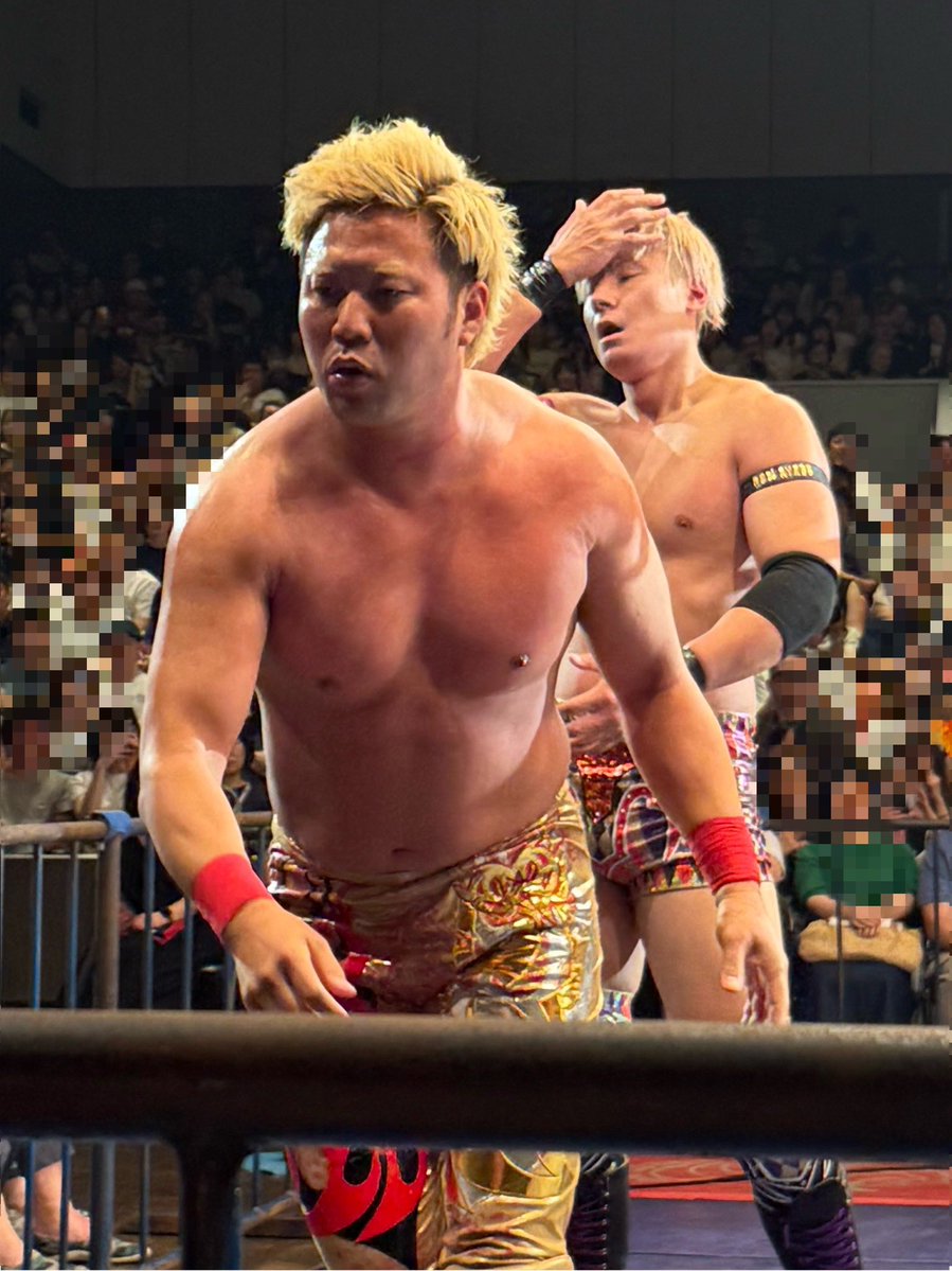 riechanyeah's tweet photo. さぁどうなる？？

#綾部蓮 #宮原健斗 #ajpw
#後楽園ホール https://t.co/hf44UQpRlM