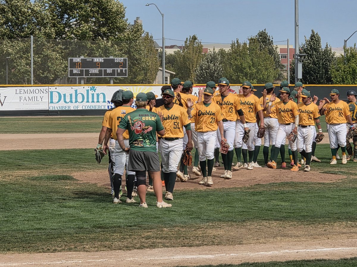 RFWill149's tweet photo. Dublin Leperchauns WIN 10-2 Over San Rafael #DublinLeprechauns #SanRafaelPacifics #PecosLeague #IndyBall https://t.co/n10jc0JqWe