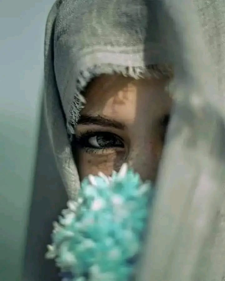 G_R__5's tweet photo. .

مر على ...
ذلك عمر بالكامل
ولم ترشدني تعاويذي يوما
لمكان المرأة التي لا أعرف..

. https://t.co/4qv6RMA1vC