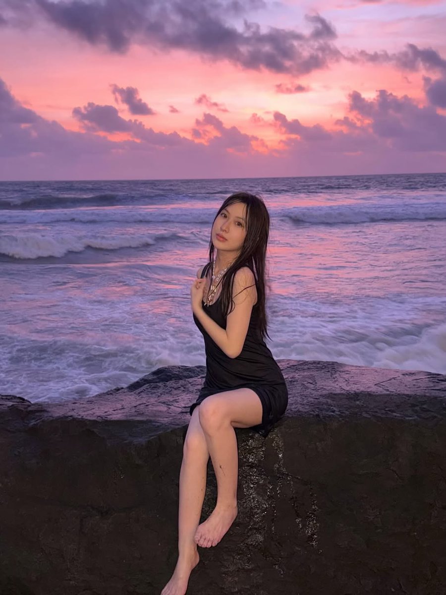 christabelcbigp's tweet photo. soaked ♡ https://t.co/AP1Hcwi267