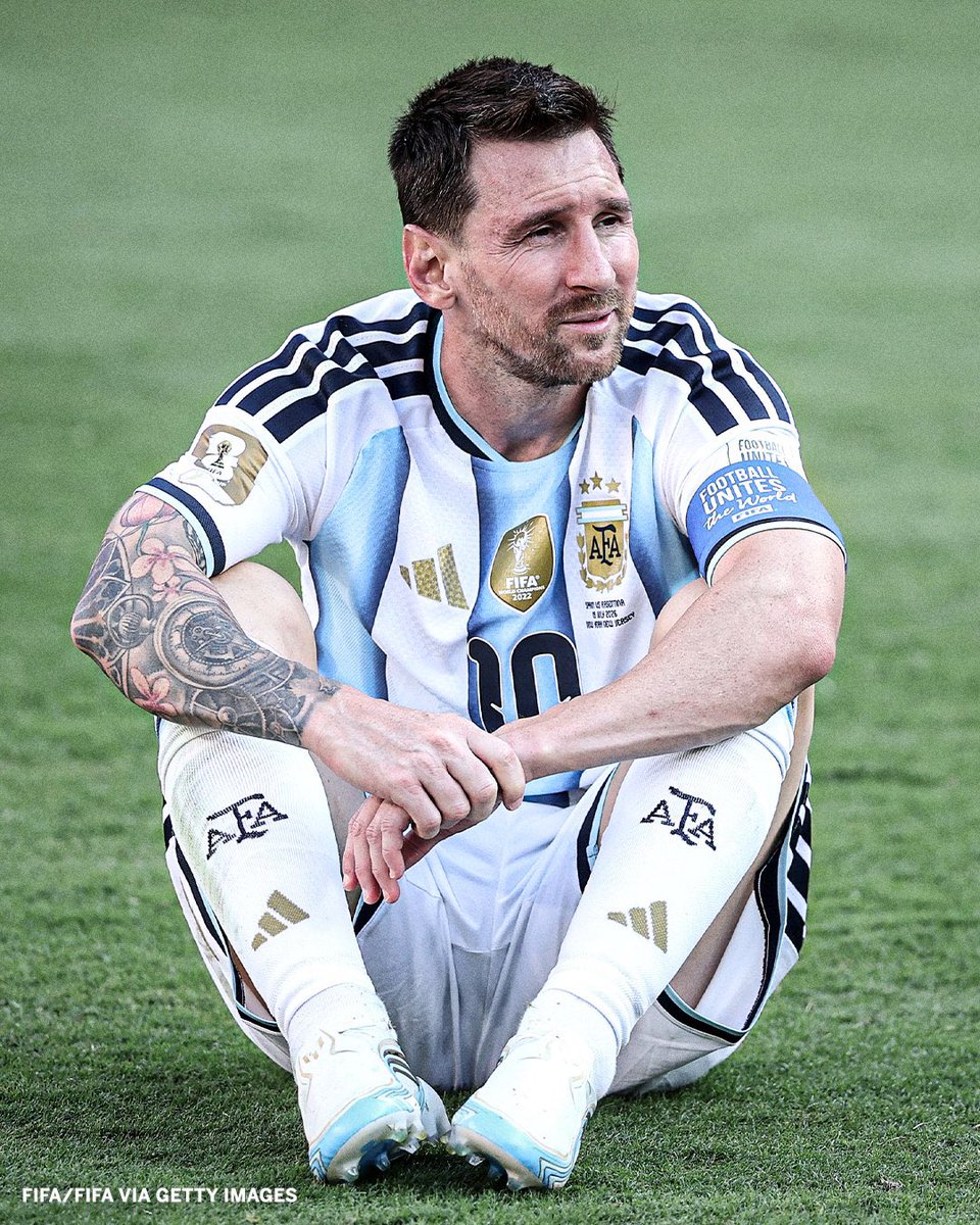 gentleamk's tweet photo. We love you Messi ❤️ https://t.co/okocqQajpg