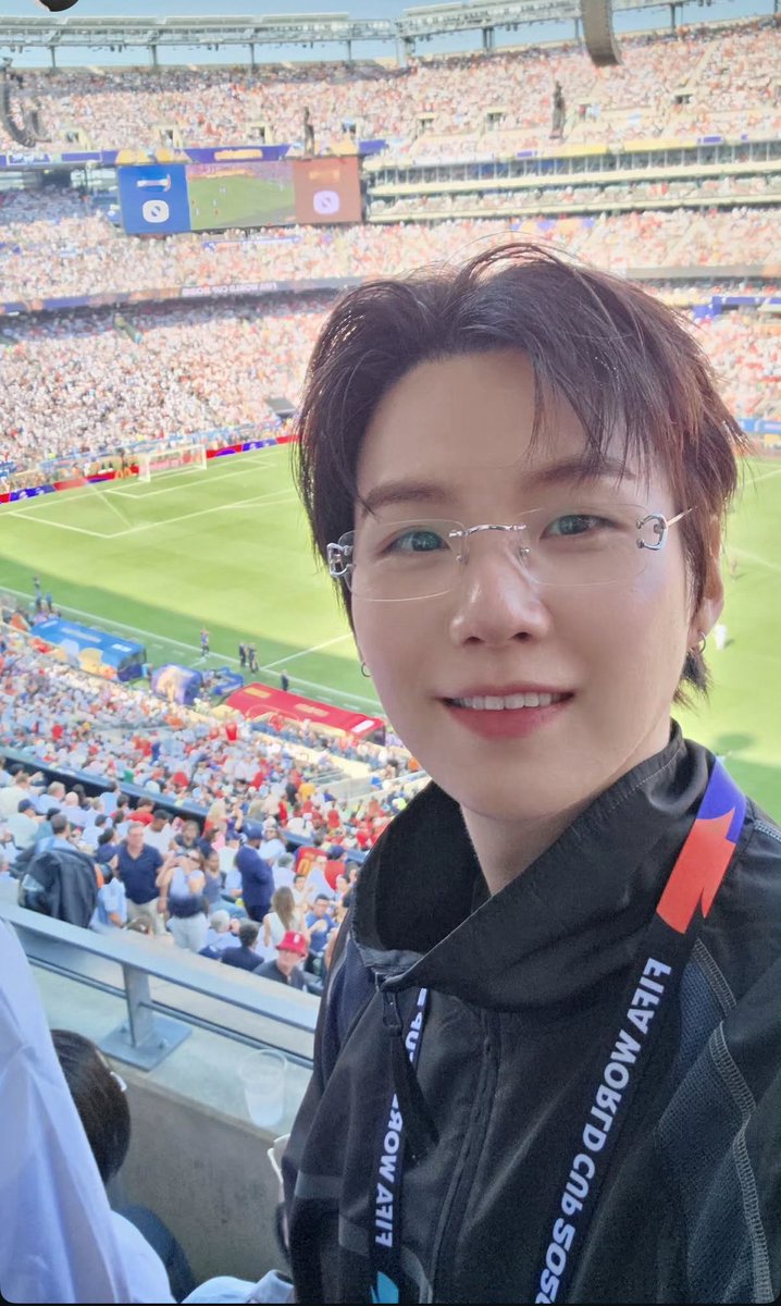 alina⁷ is seeing bts x3 🇬🇹 tweet media