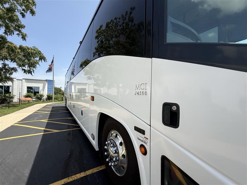 MCIcoach's tweet photo. Hit the road in like-new style. 🛣️ This pre-owned 2024 MCI J4500 delivers performance, comfort, and reliability-no lead time required. Ready for revenue service.

Upgrade your fleet today 👉 https://t.co/2rUs8hEixD

#PreOwned #MCIJ4500 #Motorcoach #FleetUpgrade https://t.co/uwdRpRGjfH