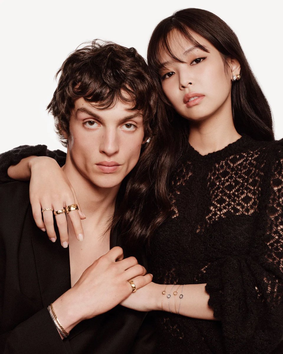 SaidSadie00's tweet photo. everyone's gagging over the guy in #jennie's recent ig story. you know, it doesn't even matter. bc whoever he is, he's just another variant of her khia's trashy boyfriend, nico just like in her previous mv and campaigns. 🧑‍🦱➿😝 https://t.co/LPOmm2MMiS