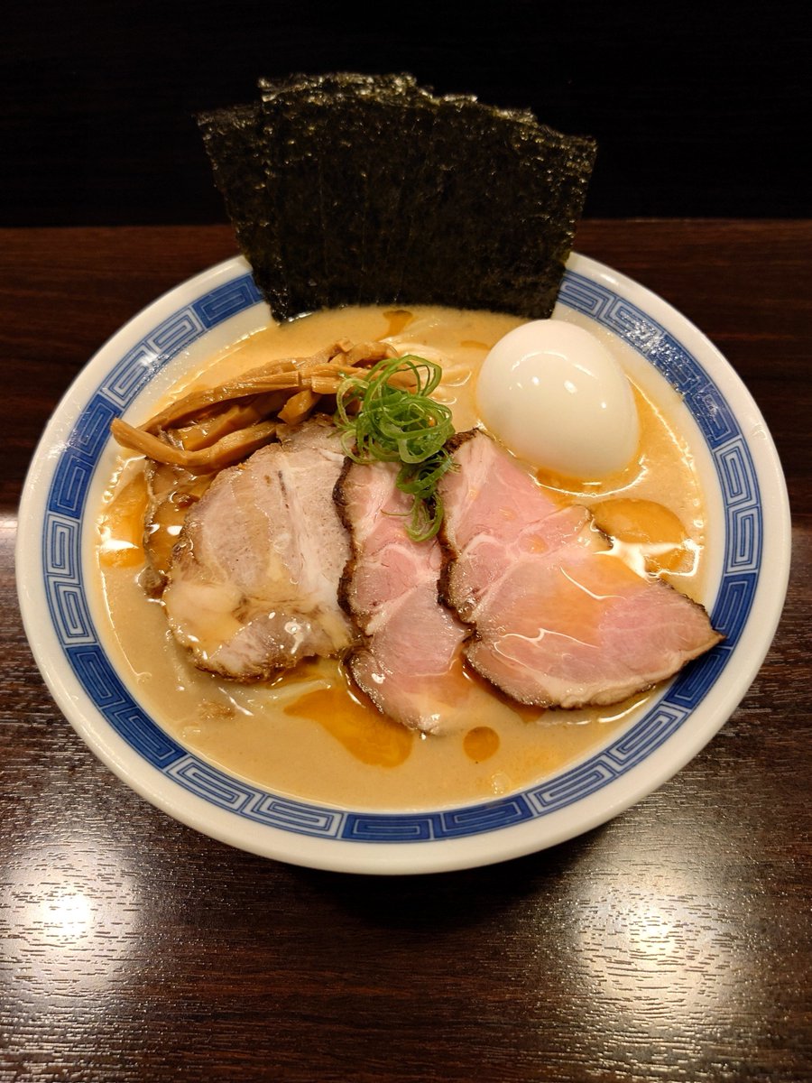 MEW03772667's tweet photo. 7月19日の1杯
特製冷やしクリガニトマトそば@ルリカケス

冷やしクリガニが
トマトでリリースだと！？
って事で急いで訪問しました
着丼するとクリーミーな仕様
スープをひと口啜ると堪らずニヤリ
いやぁ美味いわぁ♪
ライスもしっかりゲットして
連続ビクロイを頂きました♪ https://t.co/pKwcBFjseD