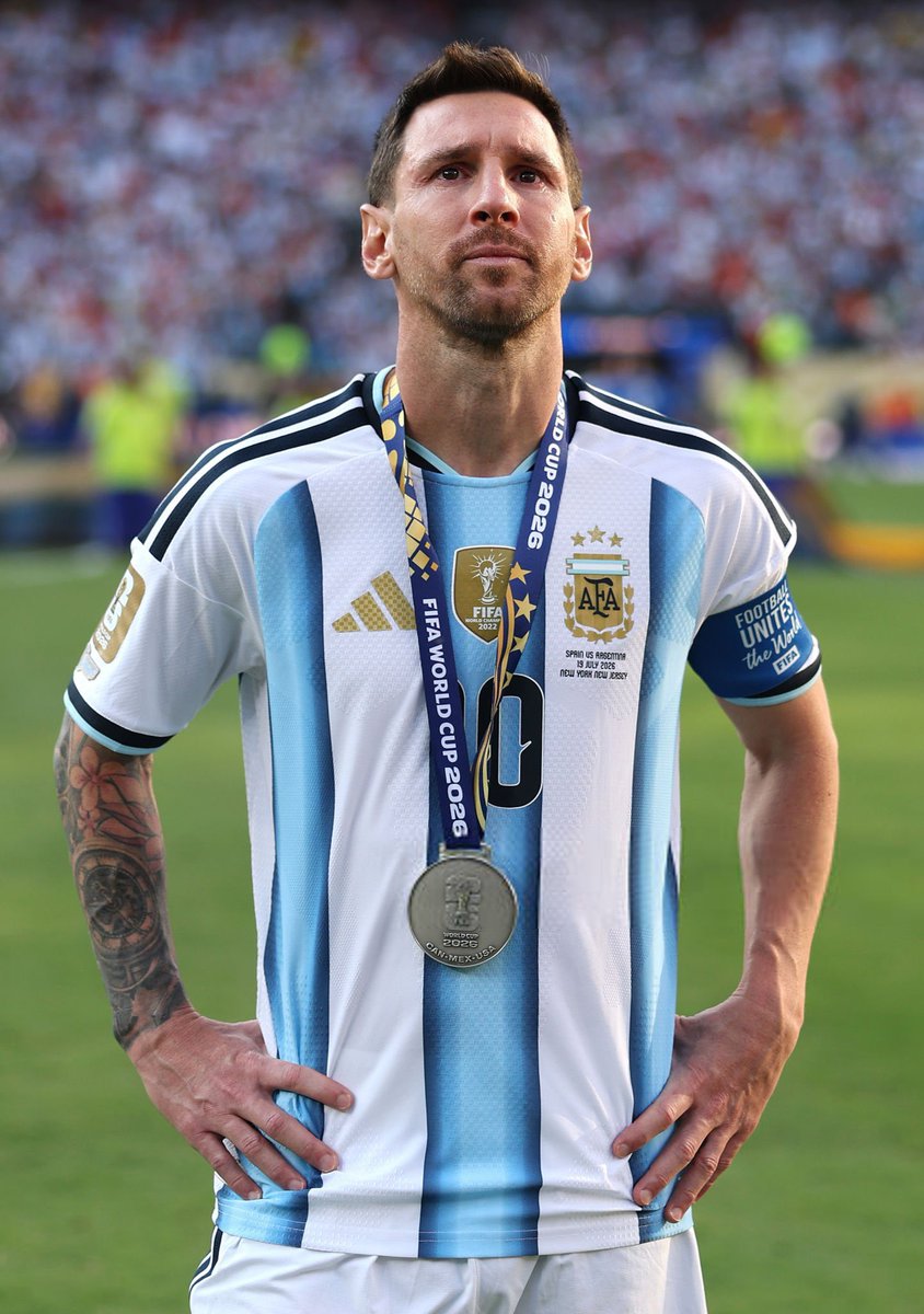 BarcaFRNews's tweet photo. 🚨🚨🎙️ Pau Cubarsí : « c’était un énorme privilège de partager le terrain avec Messi. Je suis triste parce qu’il est mon modèle et je n’aime pas le voir perdre. » 🥹 https://t.co/4q8sNcMarx
