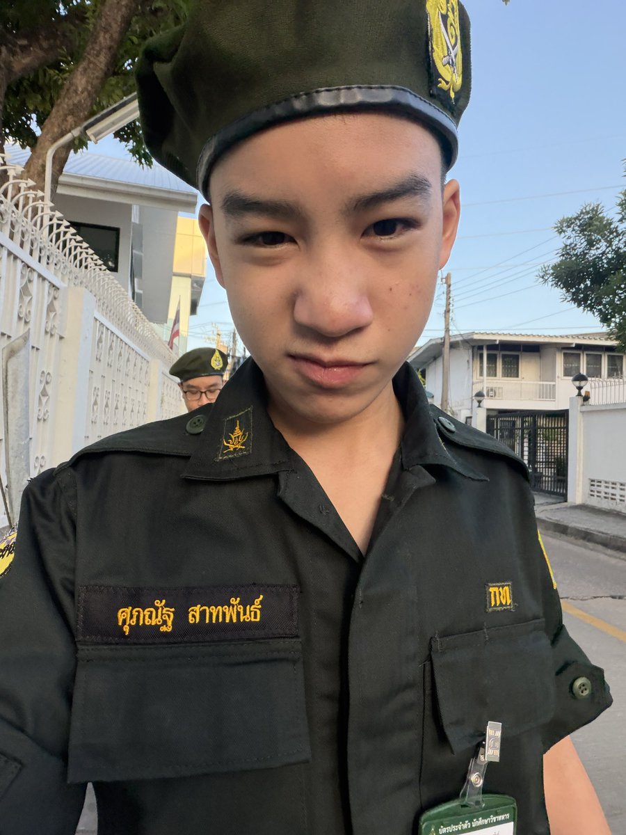 Bossue_suphanut's tweet photo. ใส่ชุดรด.วันแรกค้าบบ #BossuSPN https://t.co/LTBZGbbkMF