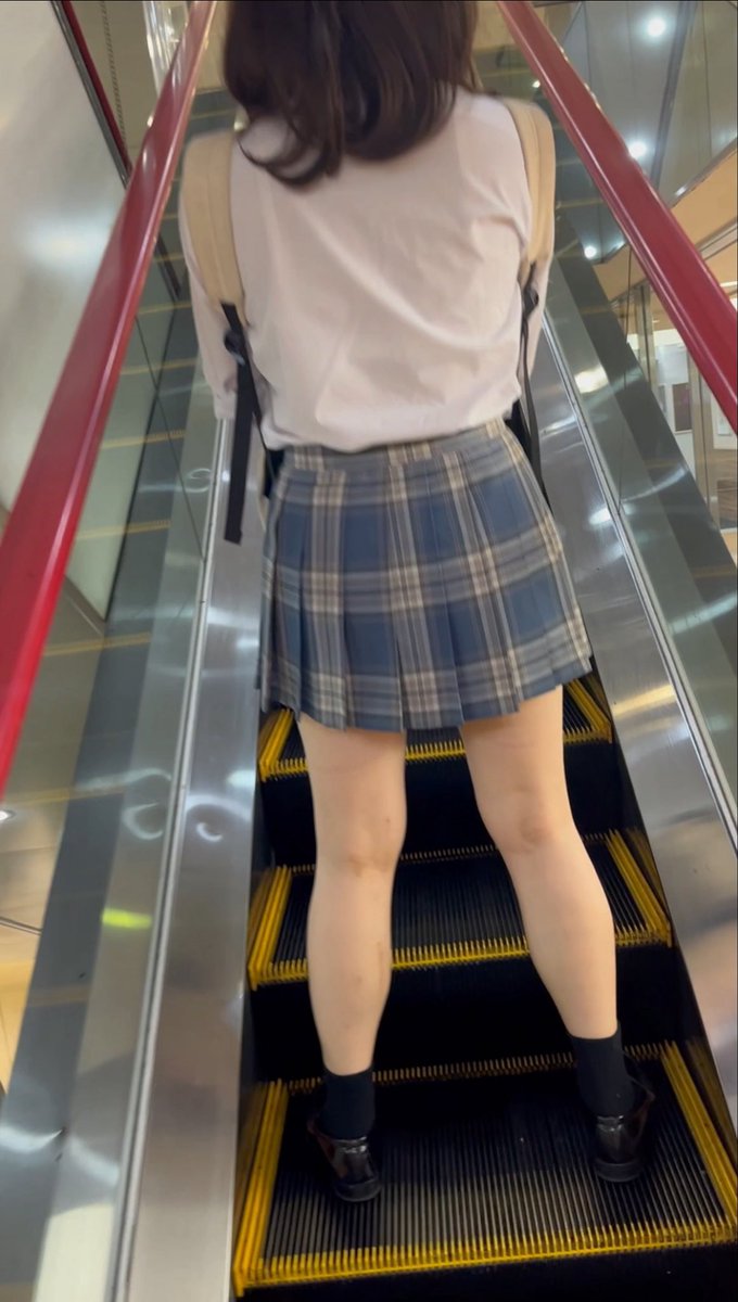 Arwr6b's tweet photo. 有名高校🙃接写
気になる方はフォロリツいいねでDMまで
レア度★★★★☆ https://t.co/BqFKw2dSPu