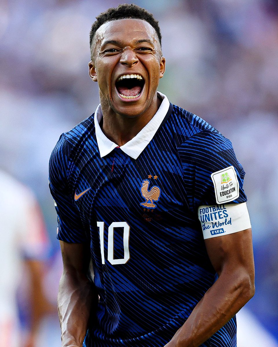 footballontnt's tweet photo. Kylian Mbappé is the first ever player to win the World Cup Golden Boot twice...

But he didn't win either tournament 🥲 https://t.co/BxLbqFIe4I