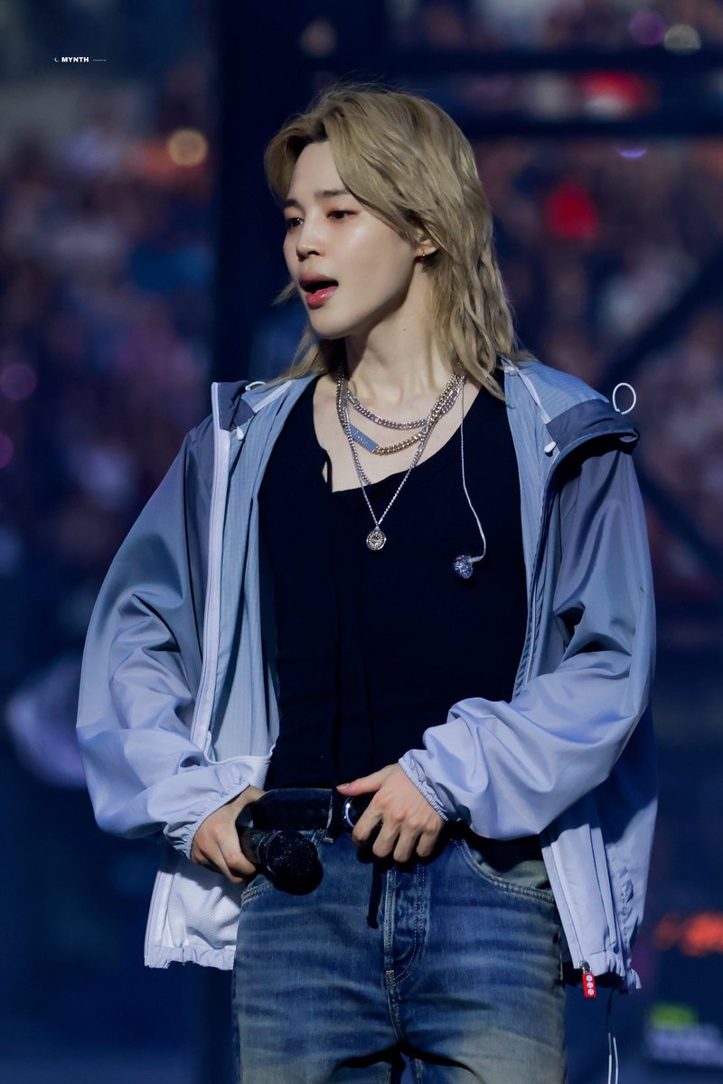 themythofjimin's tweet photo. 260718 Paris day2

@BTS_twt 
#JIMIN #지민 #BTS #방탄소년단 https://t.co/SNtonMSAJw